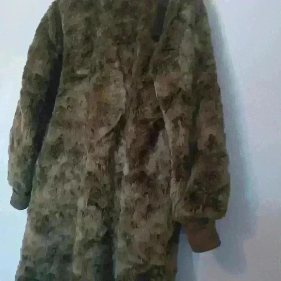 Furrier French faux fur Coat Size small - Picture 5 of 16